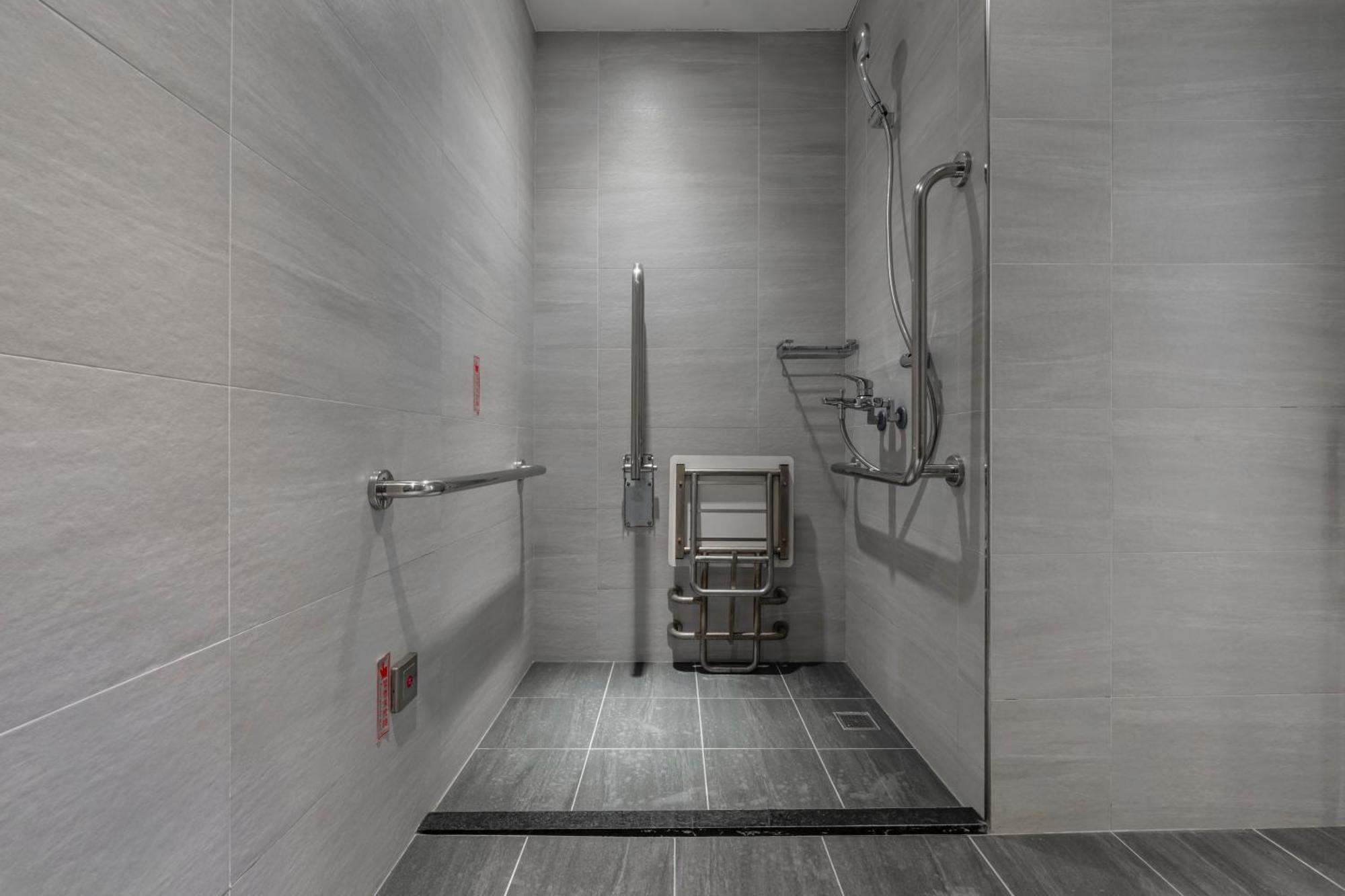 Check Inn Express Taichung Fuxing Exterior photo